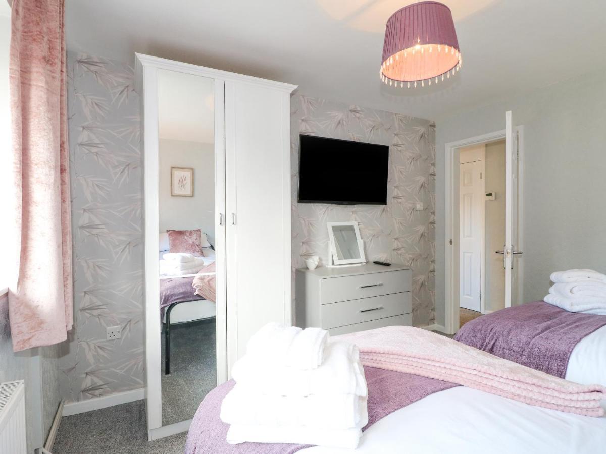 George'S Place Froghall Экстерьер фото