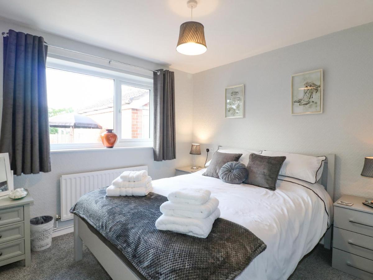 George'S Place Froghall Экстерьер фото