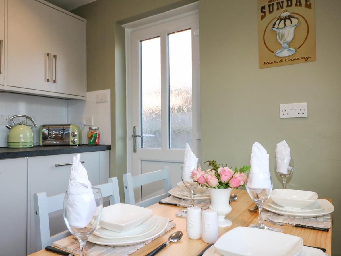 George'S Place Froghall Экстерьер фото