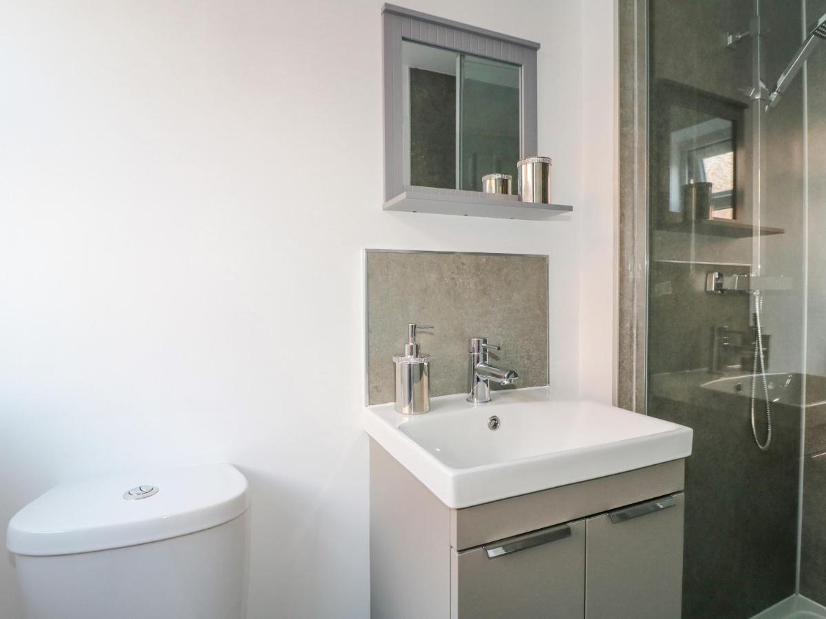 George'S Place Froghall Экстерьер фото